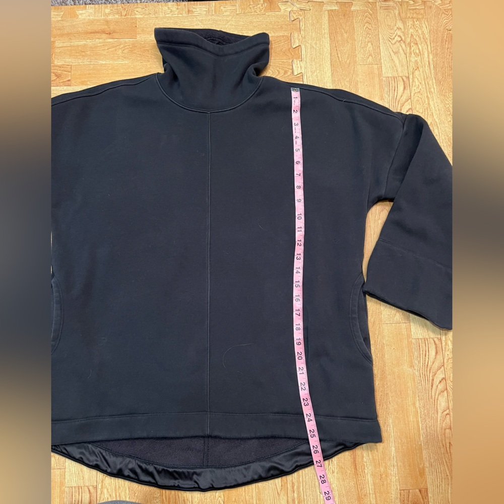 Athleta Black Sweatshirt Pullover Size M Cozy Athleisure Minimalist - Picture 3 of 5